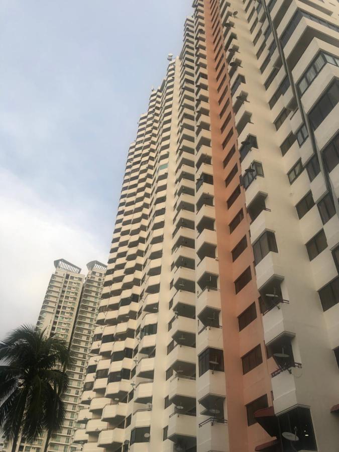 Beach Resort 7 Home Stay Sri Sayang Apartment Batu Ferringhi 3Bedroom Luaran gambar