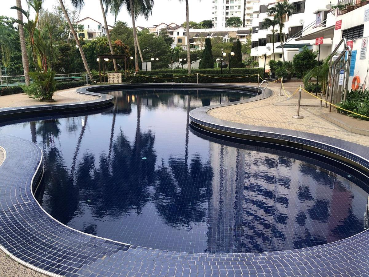 Beach Resort 7 Home Stay Sri Sayang Apartment Batu Ferringhi 3Bedroom Luaran gambar