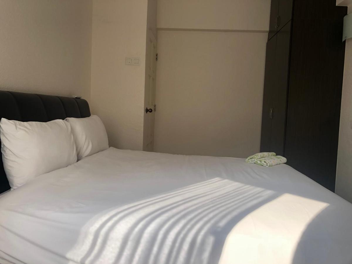 Beach Resort 7 Home Stay Sri Sayang Apartment Batu Ferringhi 3Bedroom Luaran gambar