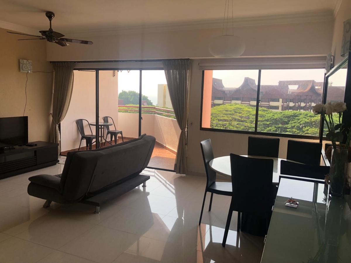 Beach Resort 7 Home Stay Sri Sayang Apartment Batu Ferringhi 3Bedroom Luaran gambar