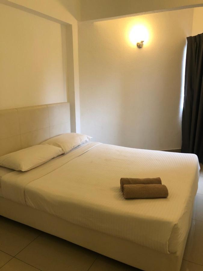 Beach Resort 7 Home Stay Sri Sayang Apartment Batu Ferringhi 3Bedroom Luaran gambar