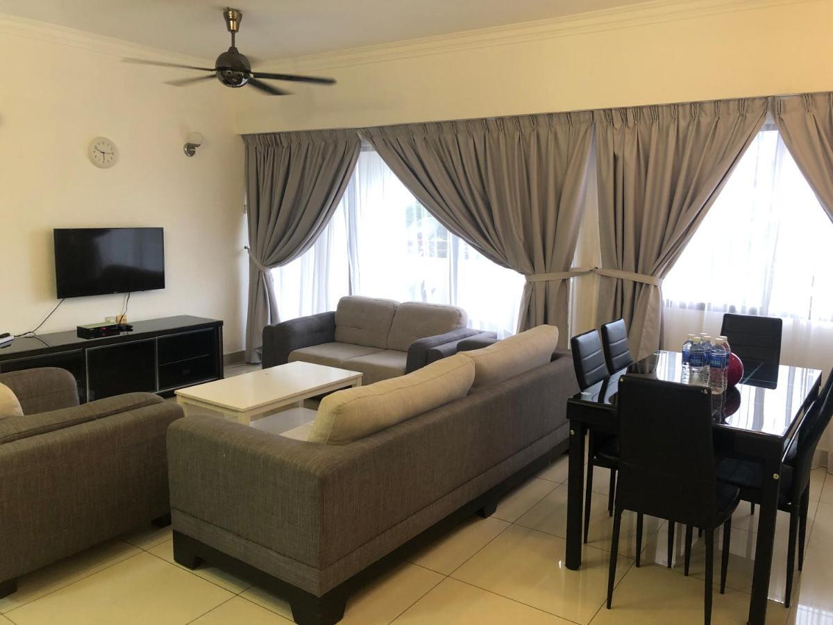 Beach Resort 7 Home Stay Sri Sayang Apartment Batu Ferringhi 3Bedroom Luaran gambar