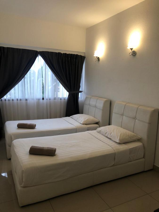 Beach Resort 7 Home Stay Sri Sayang Apartment Batu Ferringhi 3Bedroom Luaran gambar