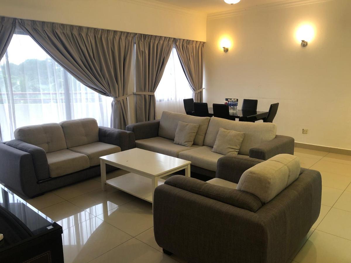 Beach Resort 7 Home Stay Sri Sayang Apartment Batu Ferringhi 3Bedroom Luaran gambar