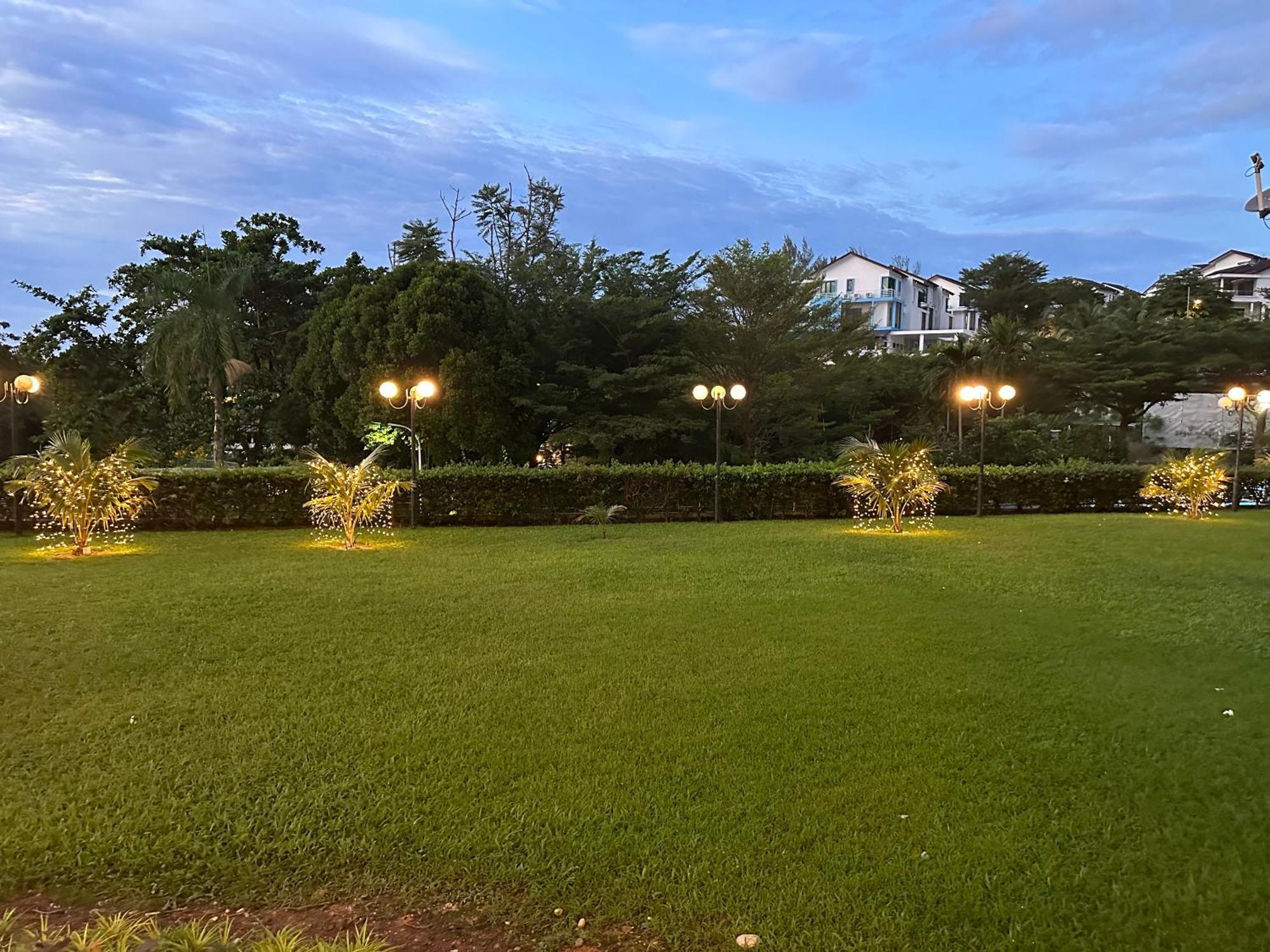 Beach Resort 7 Home Stay Sri Sayang Apartment Batu Ferringhi 3Bedroom Luaran gambar